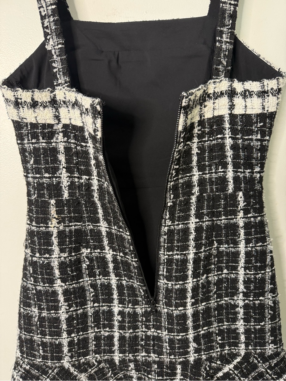 Alice + Olivia Kaidra Tweed Mini Dress Black & White Fit & Flare Casual Chic - Picture 6 of 7